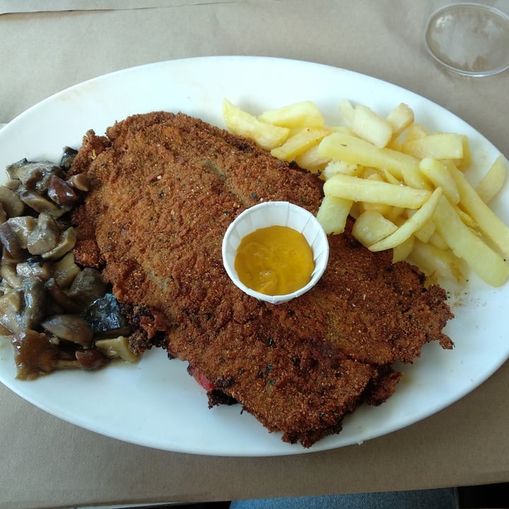 photo of La Cachopería Cachopo De Seitan shared by @lasonrisadeltrece on  24 Mar 2022 - review