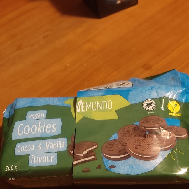 photo of Vemondo Vegan Cookies Cocoa & Vanilla Flavour shared by @francescavegana on  09 Mar 2022 - review