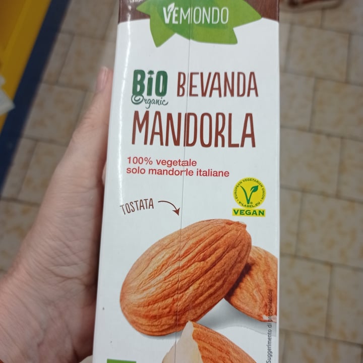 photo of Vemondo Bevanda alla mandorla shared by @sissyweb on  23 May 2022 - review