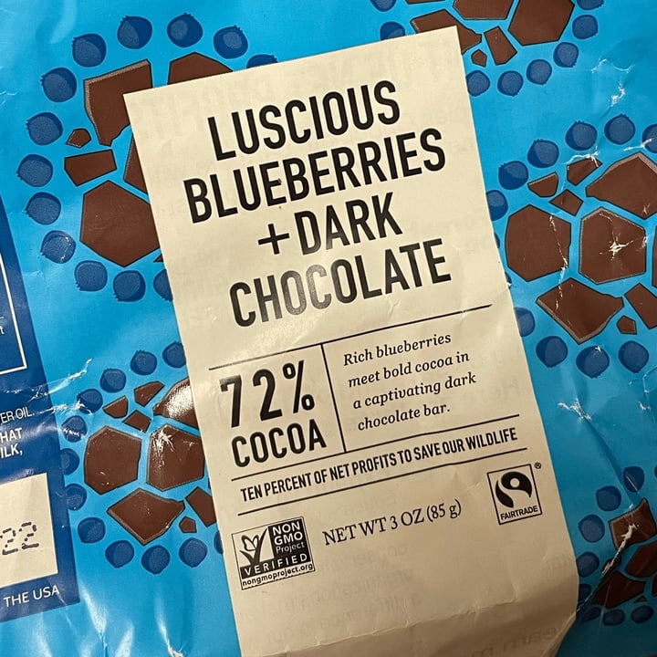 photo of Endangered Species Chocolate Luscious Blueberries + Dark Chocolate shared by @lisseatsplants on  08 Dec 2021 - review