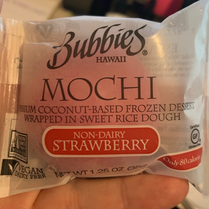 photo of Bubbies Strawberry mochi shared by @gemcityvegan on  09 Apr 2021 - review