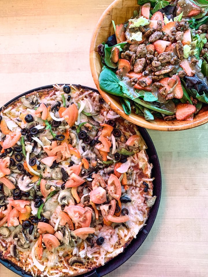 photo of Woodstock's Pizza Davis Grateful Veg Pizza (veganized) shared by @isa on  20 Feb 2019 - review