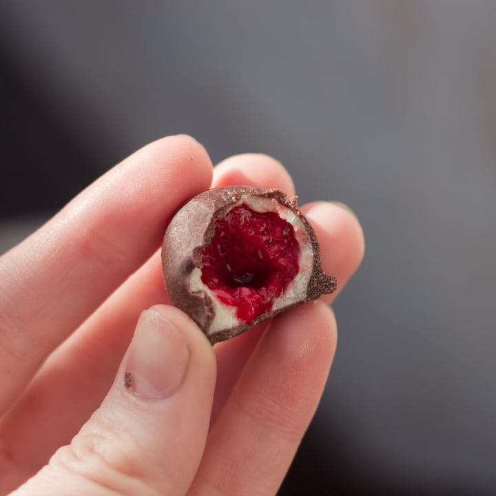 review photo of Natural pandra Frambuesas Frescas Bañadas En Chocolate shared by @cestlucie on 12 Aug 2020 - review