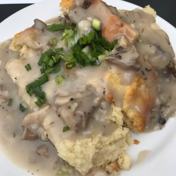 photo of Leaf Biscuits and Gravy shared by @mallory17 on  25 Oct 2020 - review