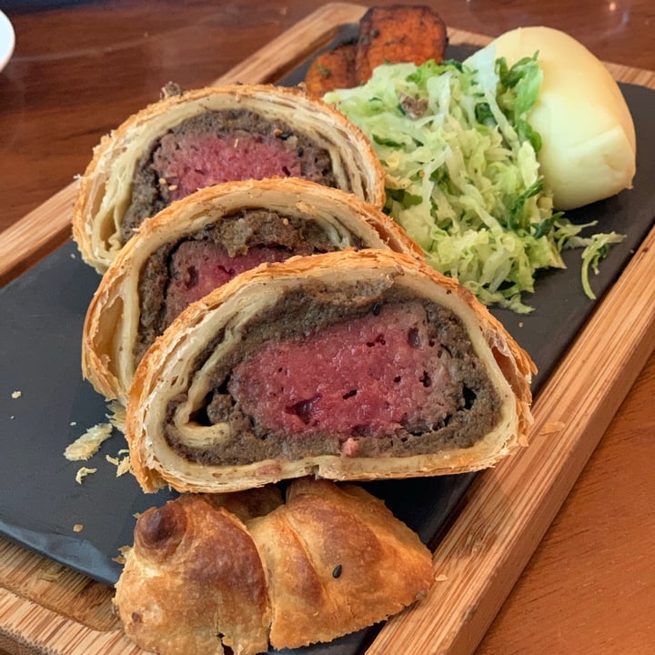 review photo of Bread Street Kitchen Singapore Impossible Wellington shared by @shania8777 on 23 Sep 2020 - review