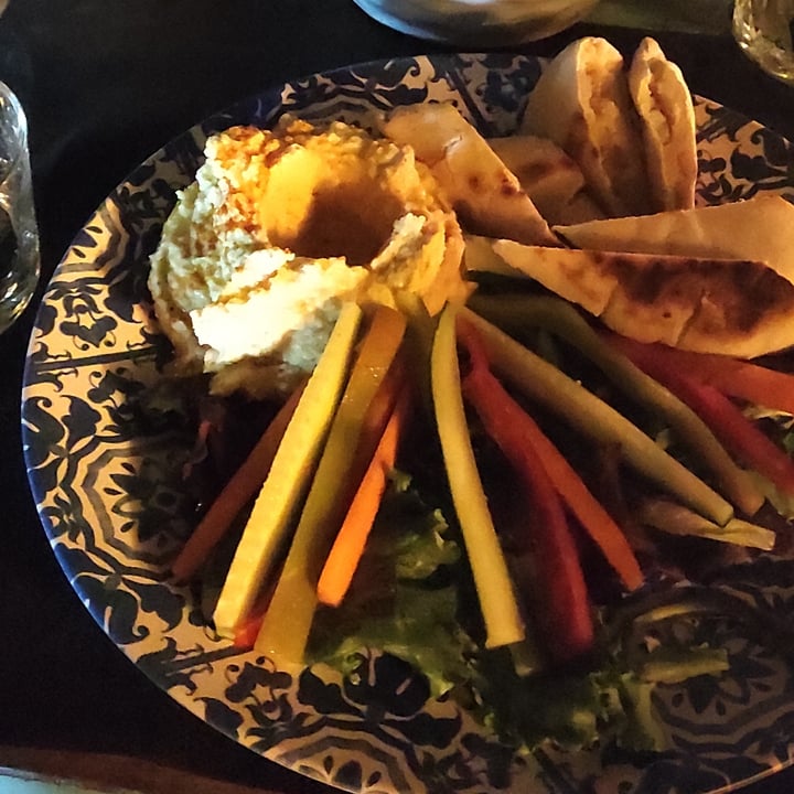 photo of Temple Natura Cafè Home-made Hummus shared by @niklabelloli1 on  12 Aug 2022 - review