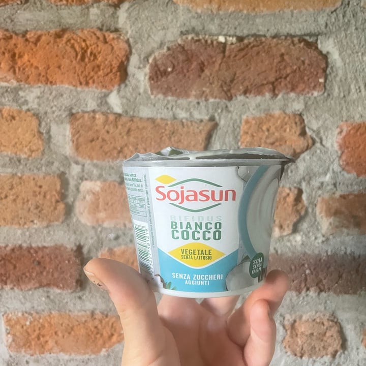 review photo of Sojasun yogurt cocco shared by @vegandrina on 27 Jun 2022 - review