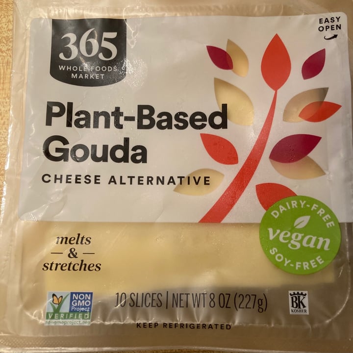 photo of Whole Foods Market Plant-Based Gouda shared by @tinkledink on  02 Feb 2021 - review