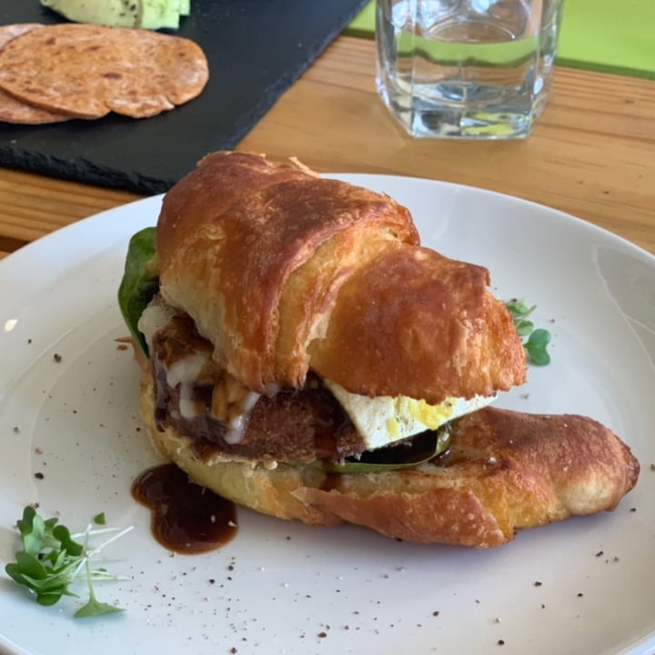 photo of The Kind Kitchen Vegan Beyond Bratwurst on Croissant shared by @miriamtr on  26 Apr 2020 - review