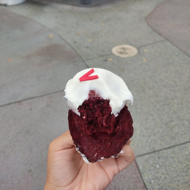 review photo of Sprinkles Cupcakes and Ice Cream Disney Springs Vegan Red Velvet Cupcake shared by @morganvegan13 on 05 Sep 2022 - review