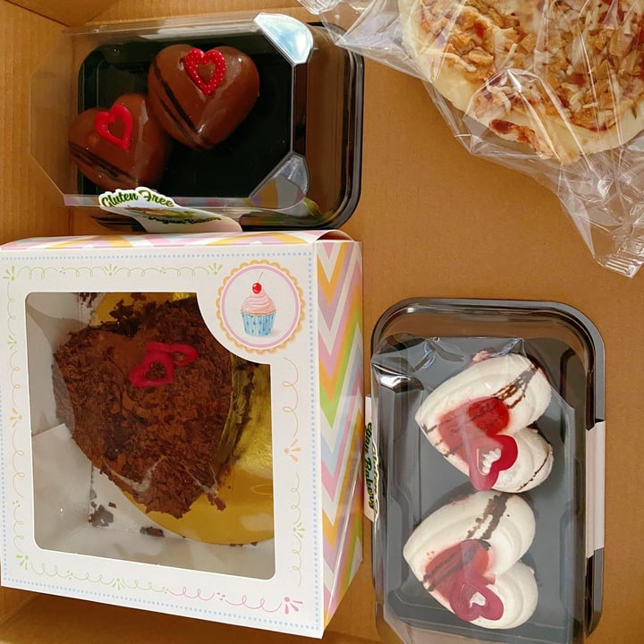 photo of Vegan Bombon Dulces san Valentín shared by @crisveganqueen on  17 Feb 2021 - review