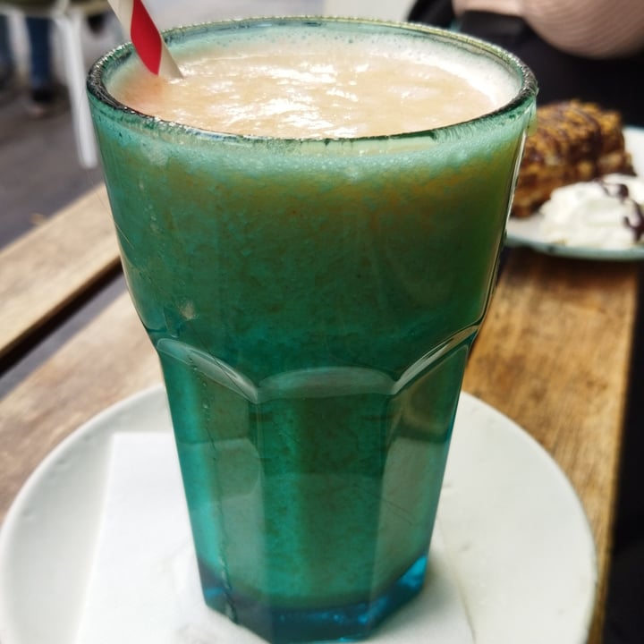 review photo of La Grosera Smoothie shared by @dnvgn on 21 Apr 2022 - review