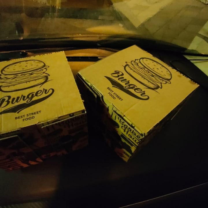 review photo of Aus Spendimeno Panino con cotoletta, cheddar e patatine shared by @manuelocchetti on 28 Apr 2022 - review