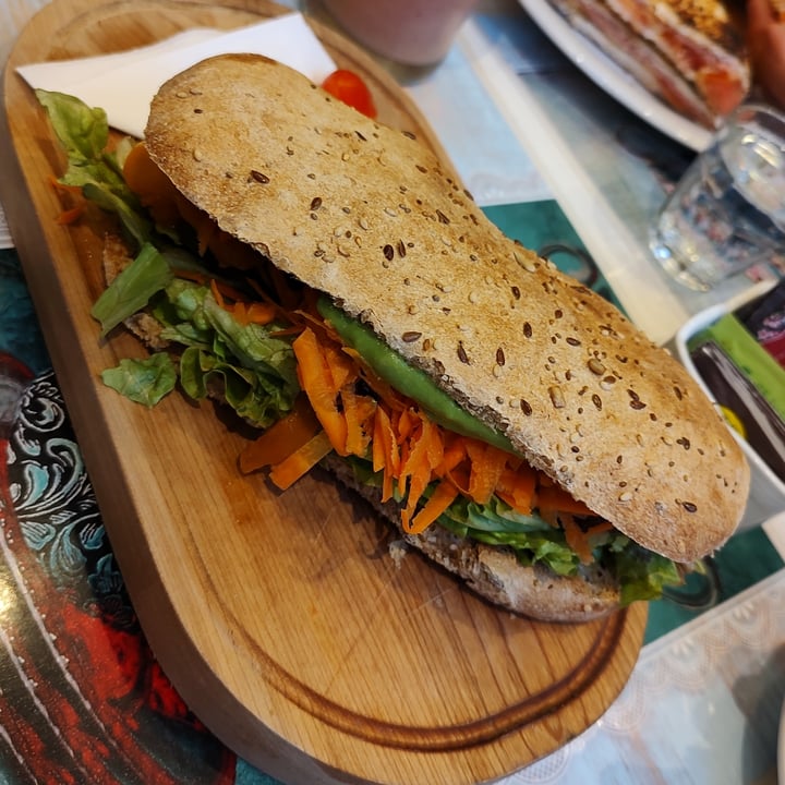 review photo of Unser Traum Sandwich Vegano shared by @agustin-alvarez on 14 Nov 2022 - review