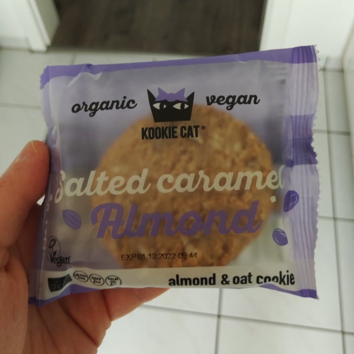 photo of Kookie cat Salted Caramel Almond & Oat Cookie shared by @saechsine on  19 May 2022 - review