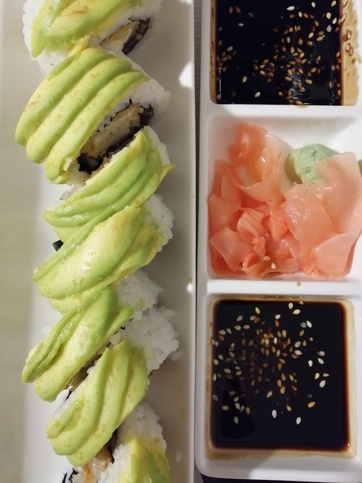 review photo of La Lonchera Vegan Sushi shared by @danielmolina on 24 Jul 2019 - review
