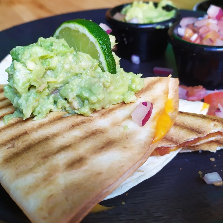 photo of Frutas Prohibidas Quesadillas veganas shared by @cristyglez on  06 Jul 2020 - review