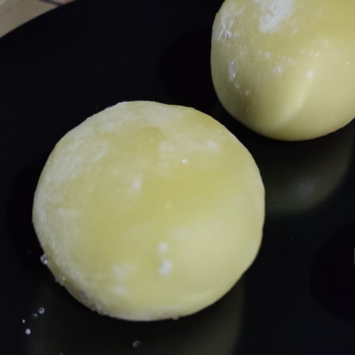 photo of ROCK TAVERN FAROLES Mochi De Helado Vegano Sabor Mango shared by @pickyrabbit on  08 Jul 2022 - review