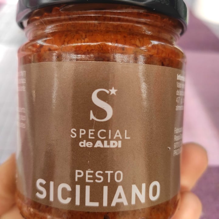 review photo of ALDI Pesto Siciliano shared by @meloba on 23 May 2021 - review