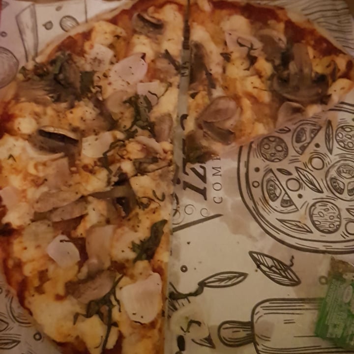 photo of La cane bistro Vegan Margherita Pizza (9 inches) shared by @krock12 on  11 Nov 2020 - review