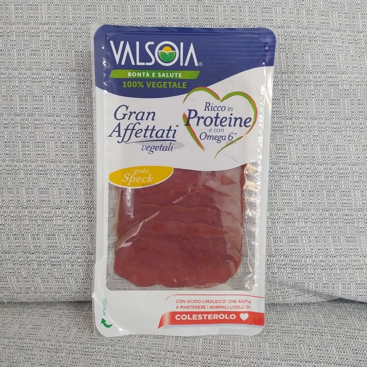 photo of Valsoia Gran Affettati Vegetali Gusto Speck shared by @amicheperlacresta on  27 Apr 2021 - review