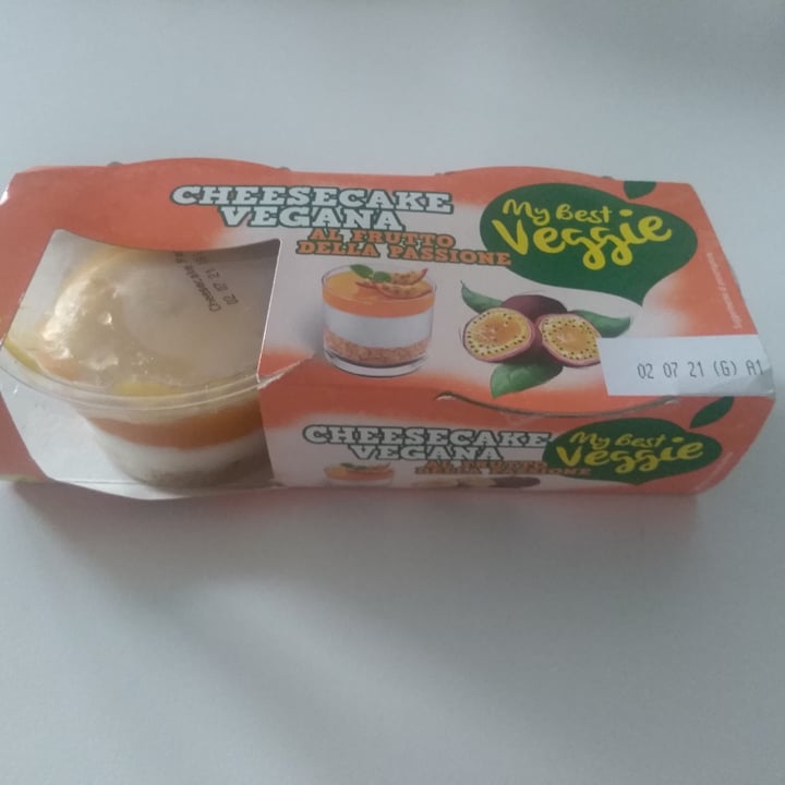 photo of My Best Veggie Cheesecake vegana al frutto della passione shared by @stefaniacb on  22 Jun 2021 - review