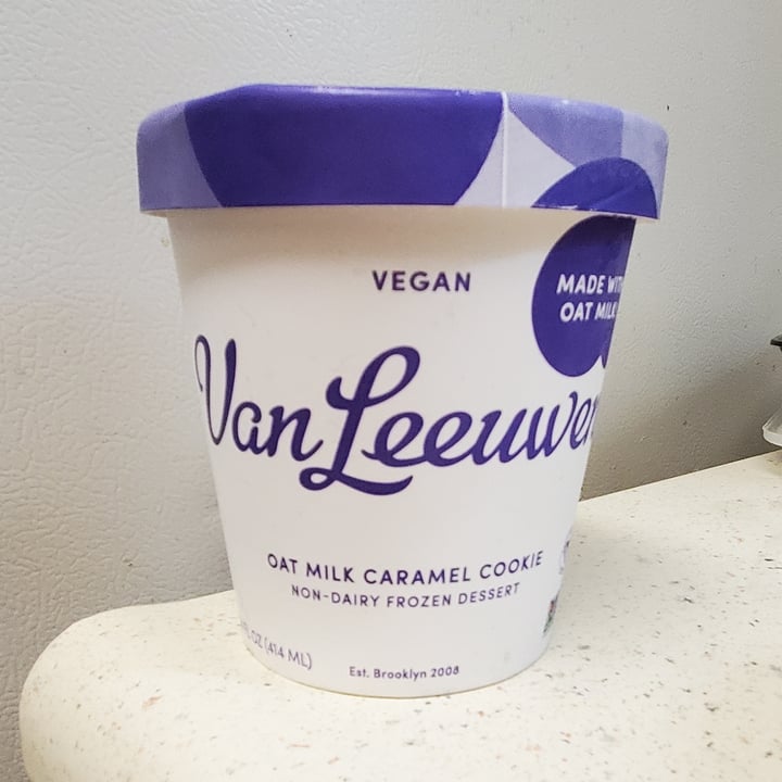 photo of Van Leeuwen Ice Cream Oat Milk Caramel Cookie Ice Cream shared by @iamchristinevilla on  21 Apr 2021 - review