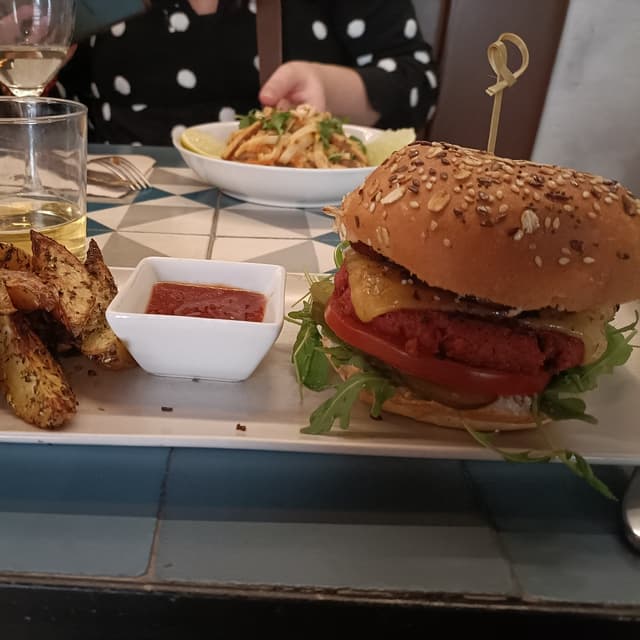 菜肴“Hamburguesa”的照片