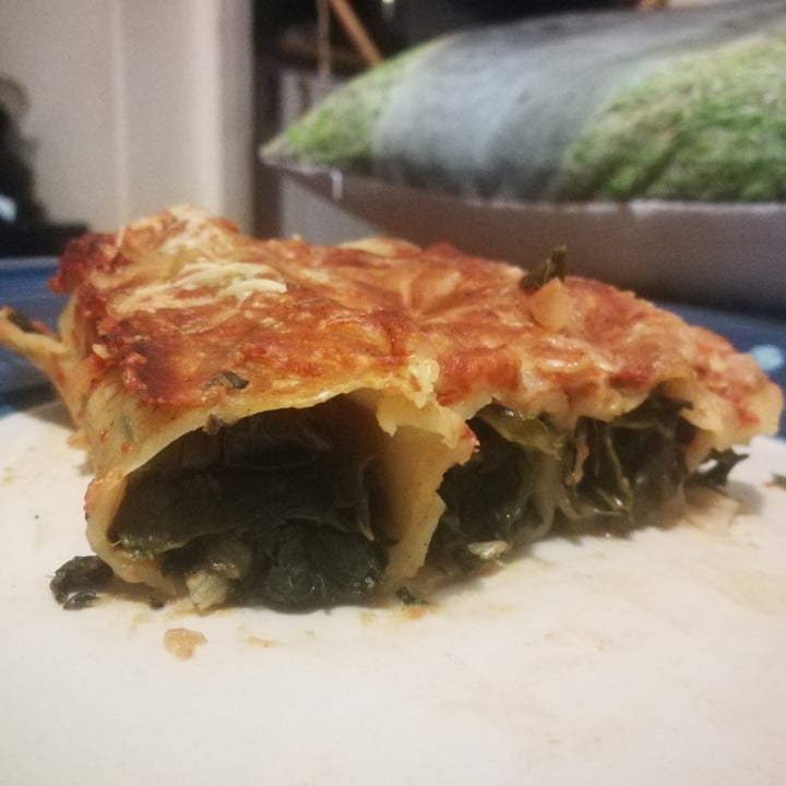photo of Asher's Corner Cafe @ Ashers Farm Sanctuary Crumb & Get It! Spinach & Cheese Cannelloni shared by @johanjvdw on  20 Jul 2021 - review
