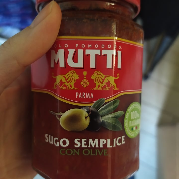 photo of Mutti Sugo semplice con Olive shared by @letidibi on  09 Feb 2022 - review
