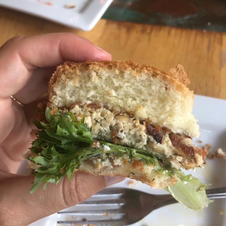 photo of Leaf “Crab” Cake Slider shared by @curvycarbivore on  06 Jul 2020 - review