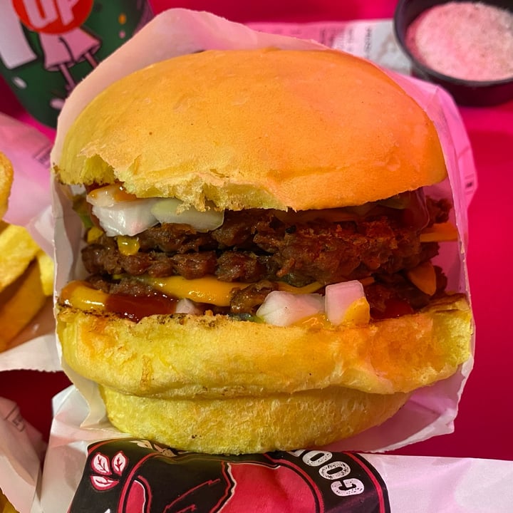 photo of VEGAN FOX Fox Royale Triple shared by @adtorres on  02 Nov 2021 - review