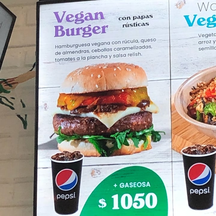 photo of Green & Company Vegan Burger shared by @eugewarashi on  17 Mar 2022 - review