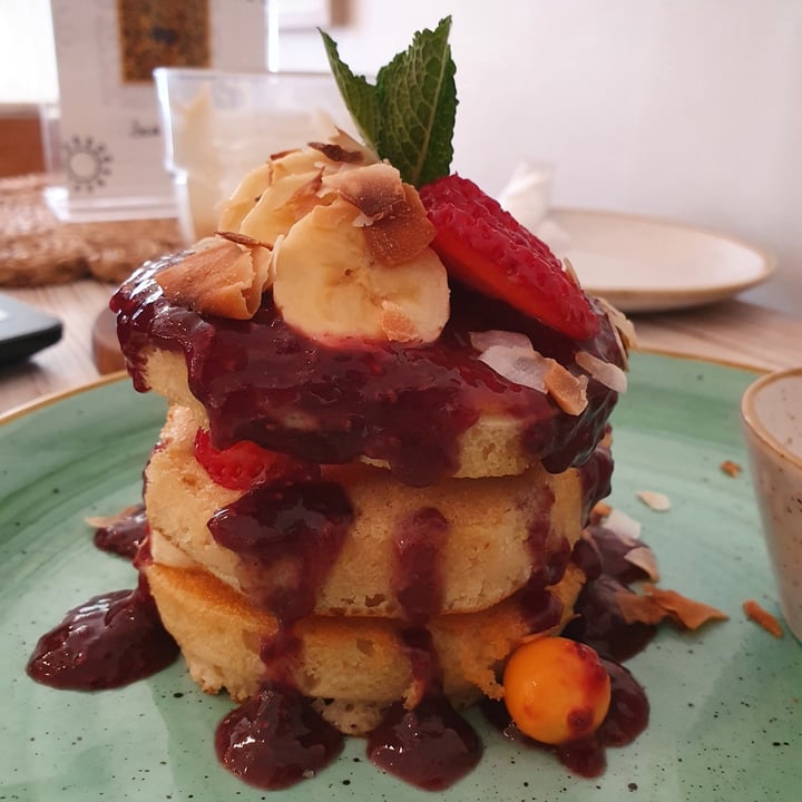 review photo of Juvenate Conscious Eatery Berry flapjacks shared by @kendrahudson on 16 Jul 2022 - review