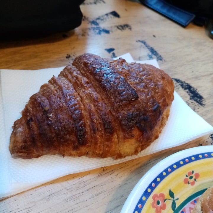 photo of Almacén de la plaza Vegan croissant shared by @solagosttinacappella on  07 May 2022 - review