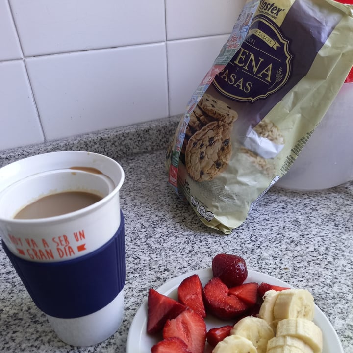 photo of Tostex Galletitas Dulces Con Avena Y Pasas shared by @sergipe on  30 Nov 2021 - review