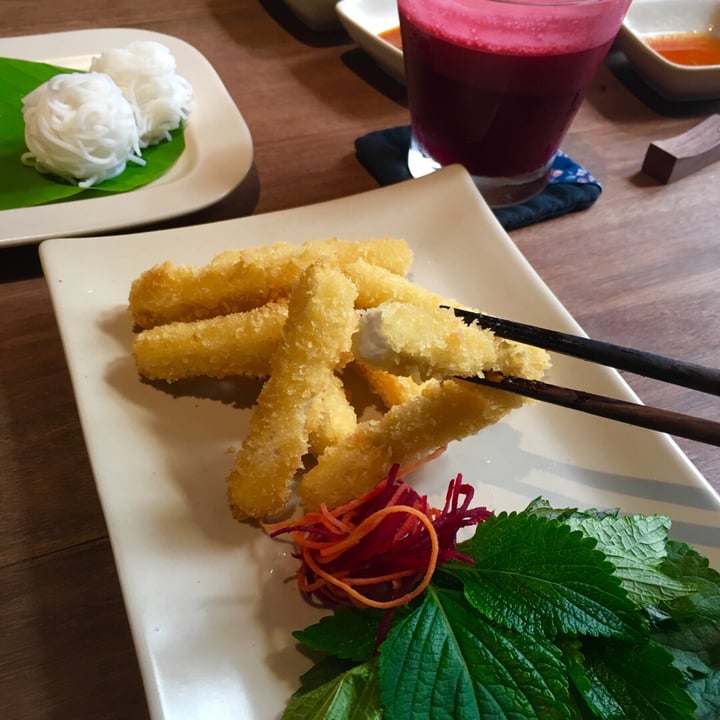 photo of Hum Vegetarian, Lounge & Restaurant Deep-fried à la ‘...hum’ tofu shared by @katelouisepowell on  09 Jun 2019 - review