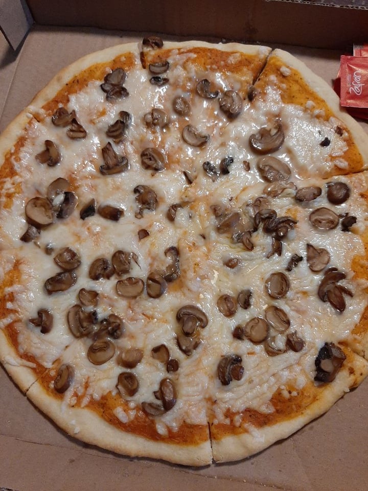 photo of Pizza Bertini's Pizza De Champiñones Vegana shared by @ichbinangie on  24 Dec 2019 - review