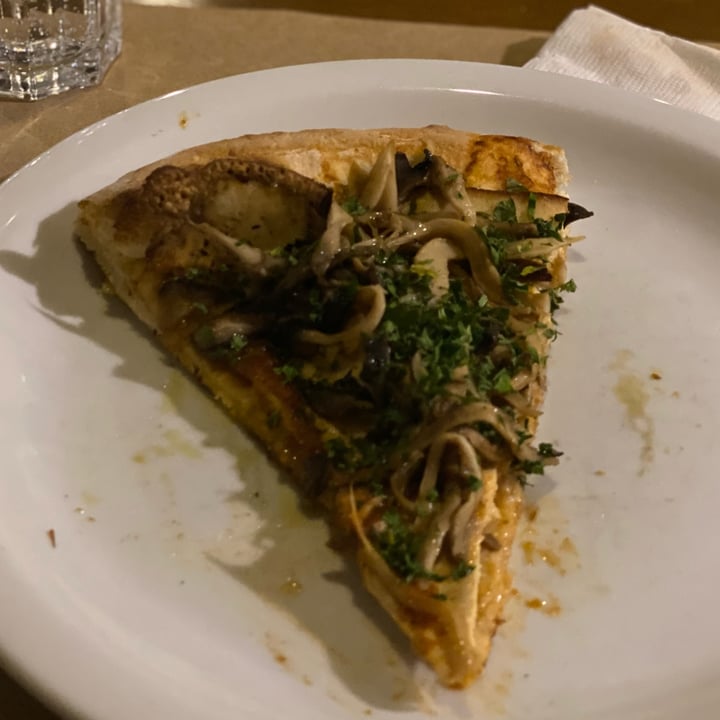 photo of Fratelli Basilico Pizzaria Vegana Bari shared by @larissamaluf on  27 May 2022 - review