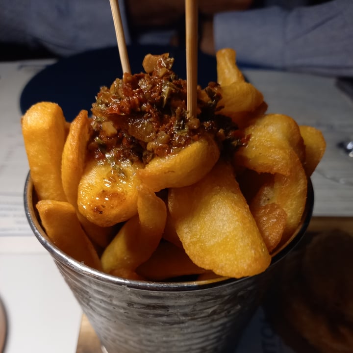review photo of Lomitos Argentinos Verona Papas Al Chimichurri shared by @ariannarocco on 17 Sep 2022 - review
