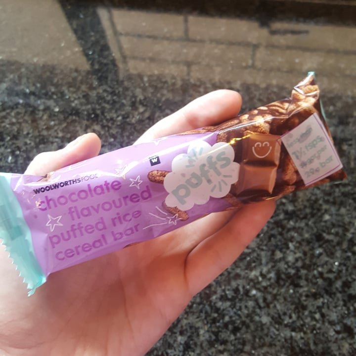 photo of Woolworths Food Chocolate Flavoured puffed rice cereal bar shared by @andreaukou on  09 Nov 2020 - review