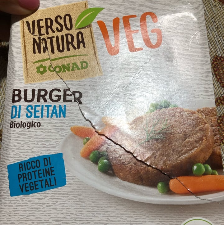 photo of Verso Natura Conad Veg Burger Di Seitan Biologico shared by @carlanadianc on  14 Dec 2022 - review