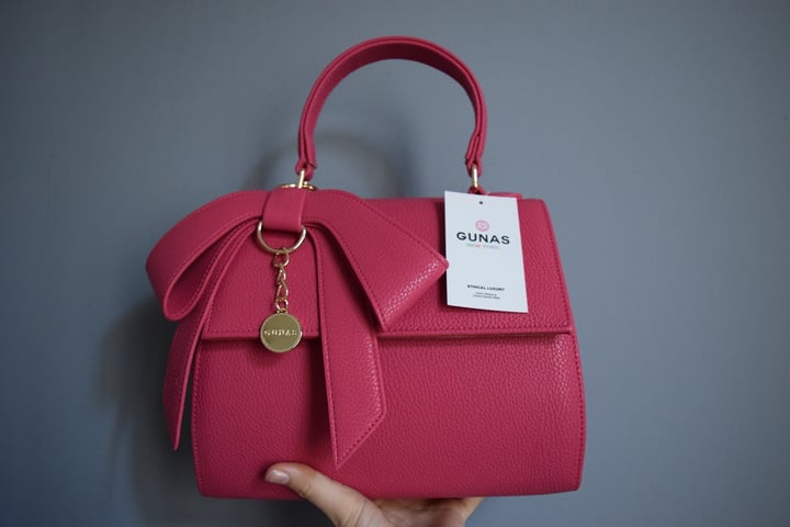 Gunas purse sales