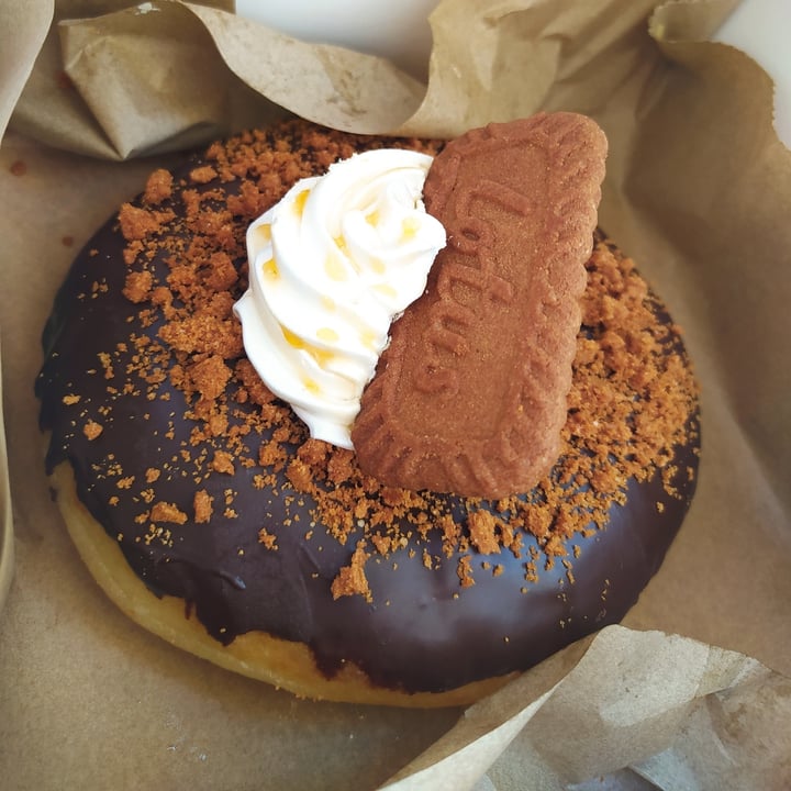 photo of VegAmazing Doughnuts Donut de chocolate y Lotus shared by @pitufa on  24 Jun 2021 - review