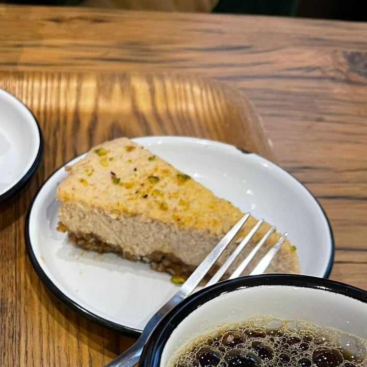 photo of Wild & The Moon Opéra Lemon cake shared by @aston on  15 Apr 2022 - review