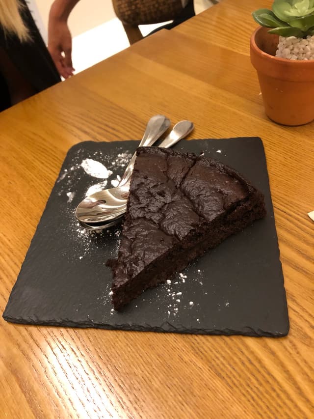 Photo du plat “Chocolate cake”