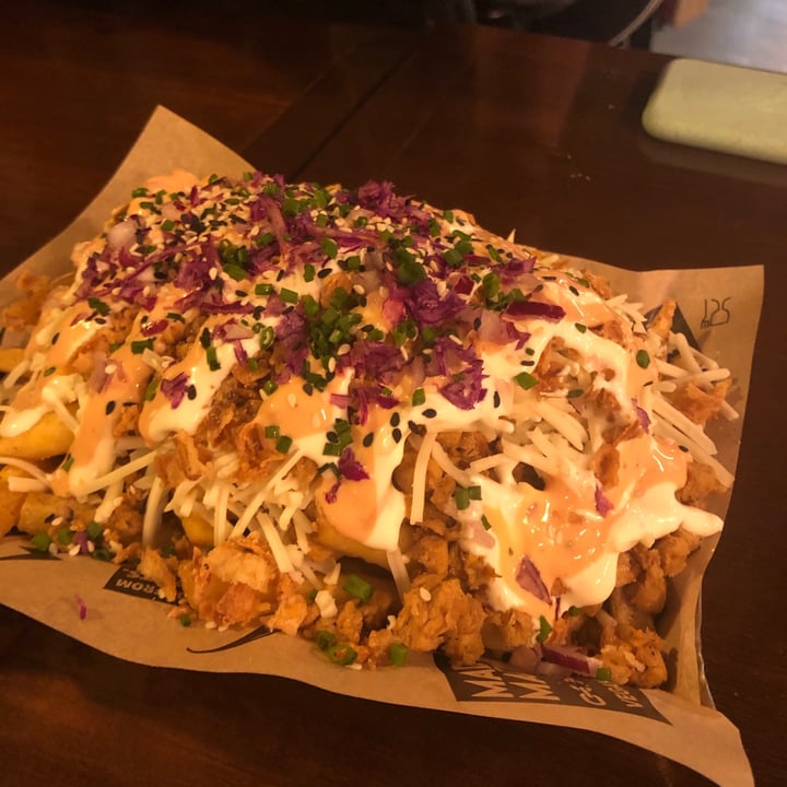 photo of Mad Mad Vegan Supreme yaya fries shared by @barbarapgs on  21 Nov 2020 - review