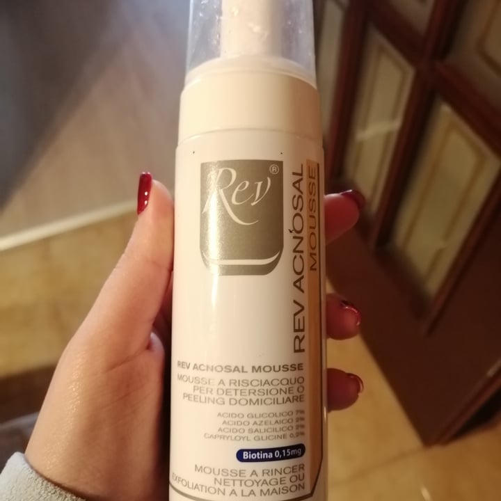 photo of Rev acnosal Mousse a risciacquo Per Detersione O Peeling Domiciliare shared by @cinzia91 on  17 Jan 2022 - review