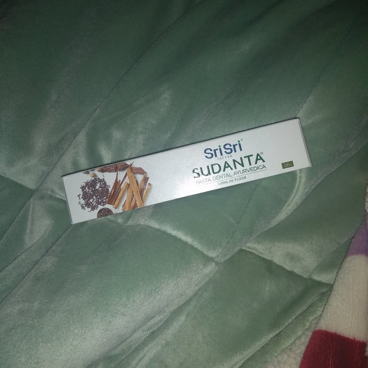 photo of SriSri Tattva Pasta Dental Ayurvédica Sudanta shared by @luzamirasoto on  03 Oct 2021 - review