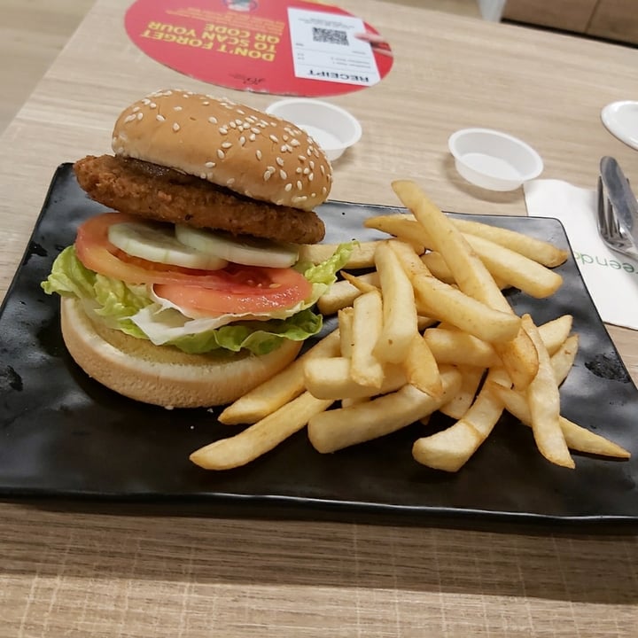 photo of Greendot Plaza Singapura Black Pepper Soya Burger with Fries shared by @redbeanz on  24 Feb 2021 - review